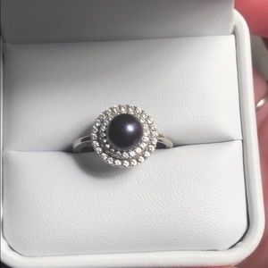 Dark pearl ring